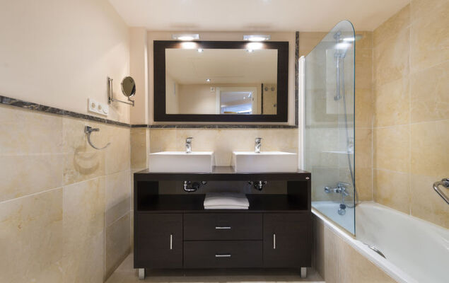 Lateral View - Photo 12